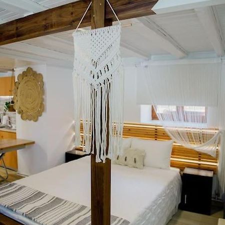Yard- Family Retreat Apartment Corinth ภายนอก รูปภาพ